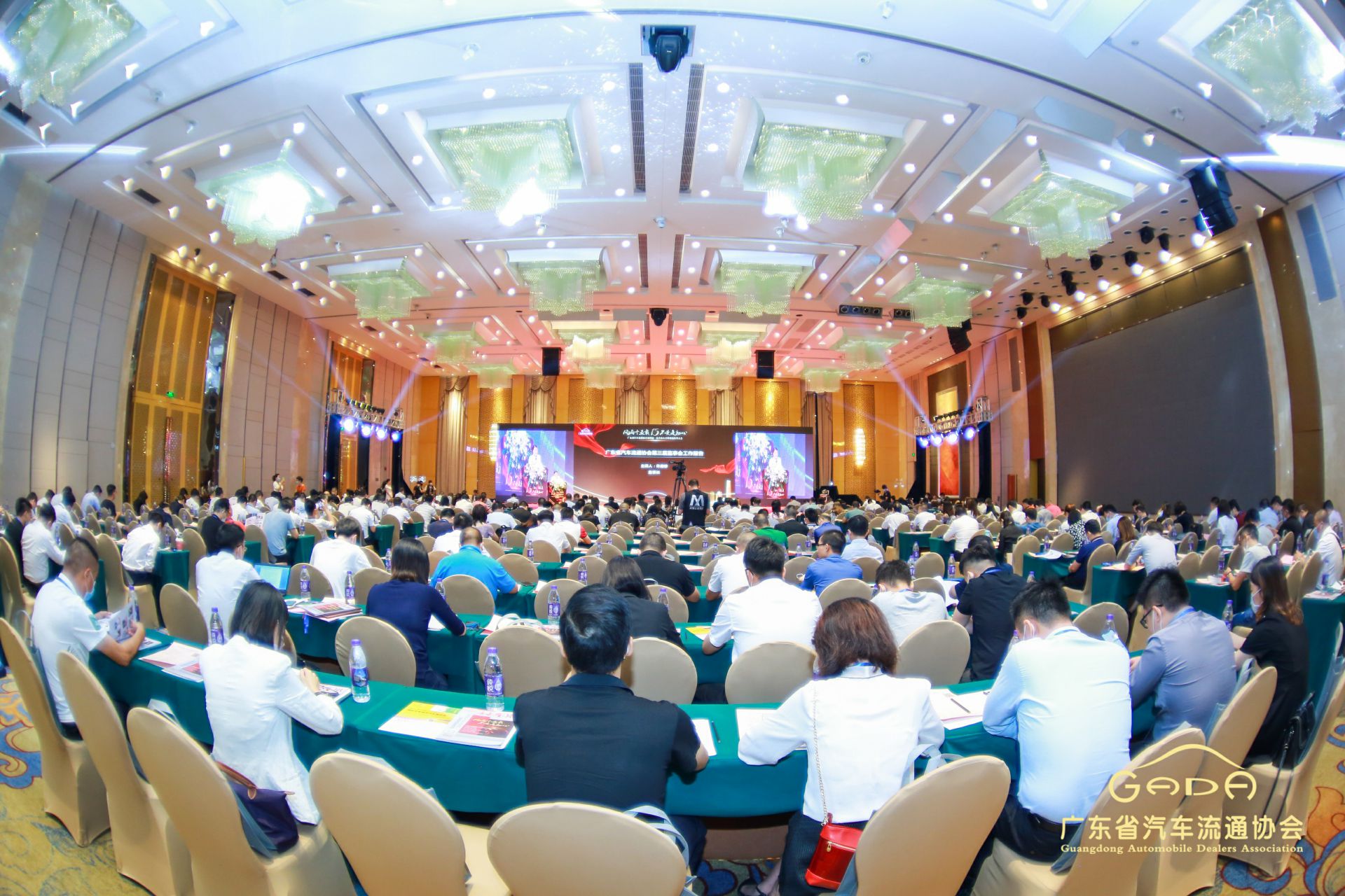 喜报丨宝威官方网站-宝威baowei(中国)“包揽”省汽车流通行业颁奖礼53项大奖(图1)